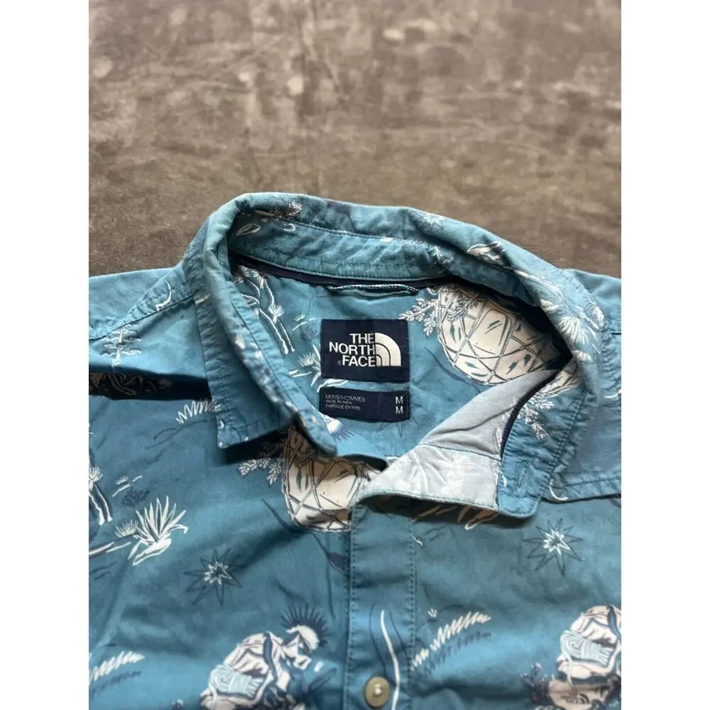 The North Face Short Sleeve Button Up Shirt Men’s‎ Size M Blue Camping Tent